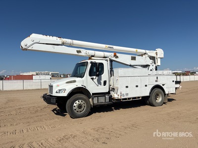 2012 Altec AA755 55 ft on 2013 Freightliner M2 106 4x4 شاحنة منصة مرفوعة