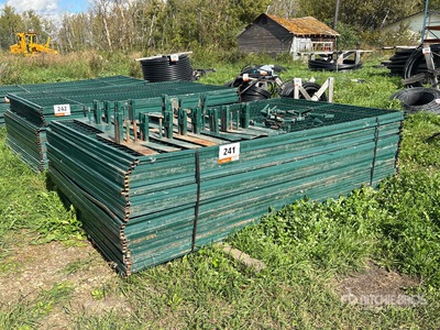 Quantity of (30) 118 in x 70 in Powder Coated Temporary Transenne da cantiere