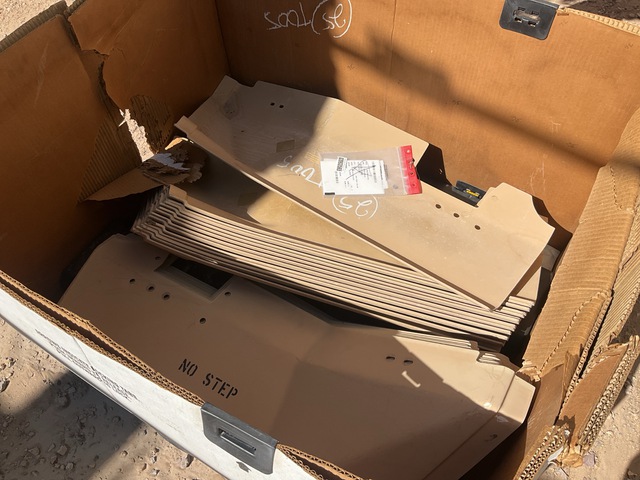 (25) Oshkosh 4276703 Vehicular Fenders