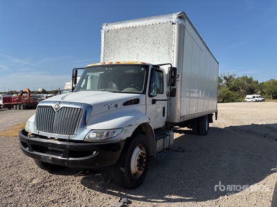 2018 International 4300 4x2 Camion fourgon