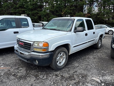 2006 GMC Sierra 1500 4x4 Crew Cab Pickup