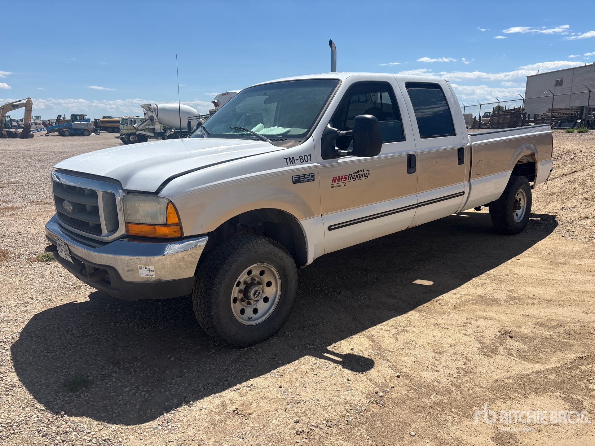 2000 Ford F-350 XLT 4x4 Crew Cab Pickup (Inoperable)