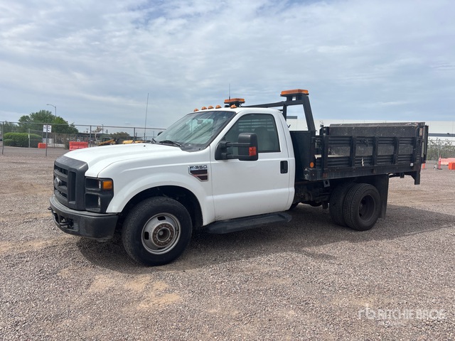 2008 Ford F-350 XL 4x2 Flatbed Truck