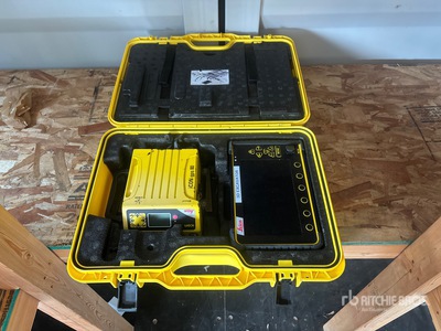 Leica MCP80 GPS Excavator Machine Control Kit w/ MCP80 Display & ICG82