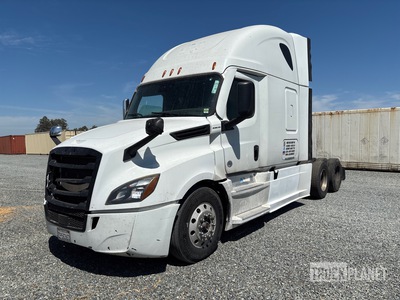2020 Freightliner Cascadia 126 6x4 T/A Sleeper Truck Tractor