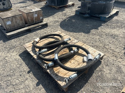 Quantity of (3) Hydraulic hoses بنود متنوعة - قطع المعدات