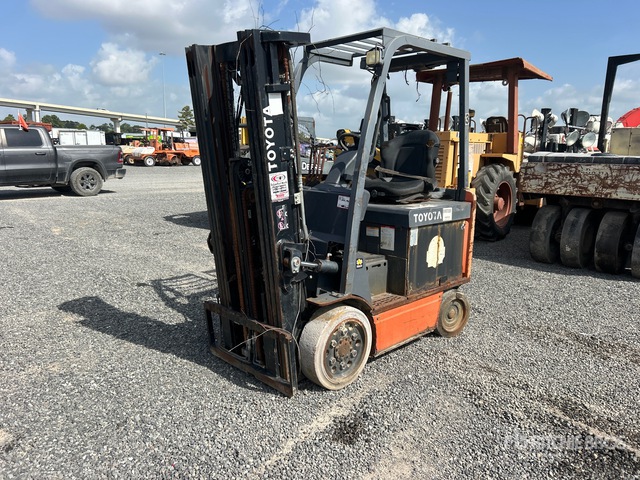 Toyota 8FBCU25 4400 lb Electric Forklift