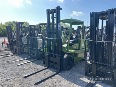 Clark C300Y40 4000 lb Pneumatic Tire Forklift (Inoperable)