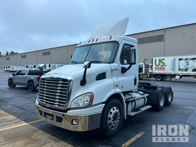 2016 Freightliner Cascadia 113 6x4 Day Cab Truck Tractor