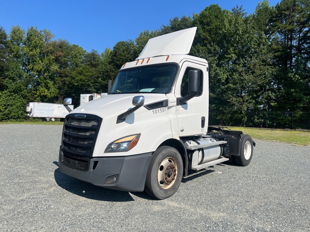 2018 Freightliner Cascadia 116 4x2 S/A Day Cab Truck Tractor 2018 Freightliner Cascadia 116 4x2 S/A Day Cab Truck Tractor