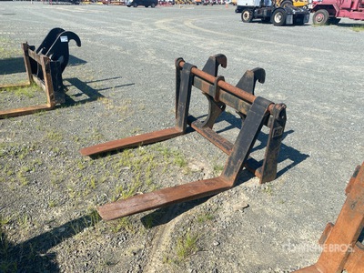 Cat 48 in Forks Wheel Loader Forks