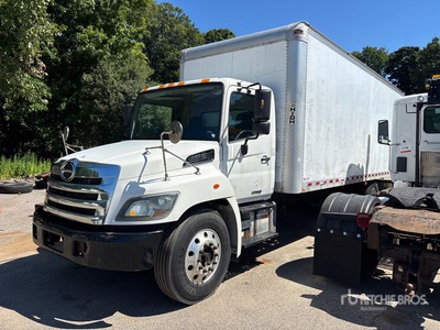 2015 Hino 268 4x2 Van Truck