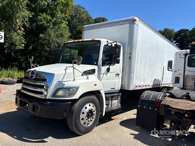2015 Hino 268 4x2 Van Truck
