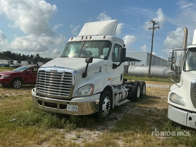 2018 Freightliner Cascadia 113 6x4 T/A Day Cab Truck Tractor