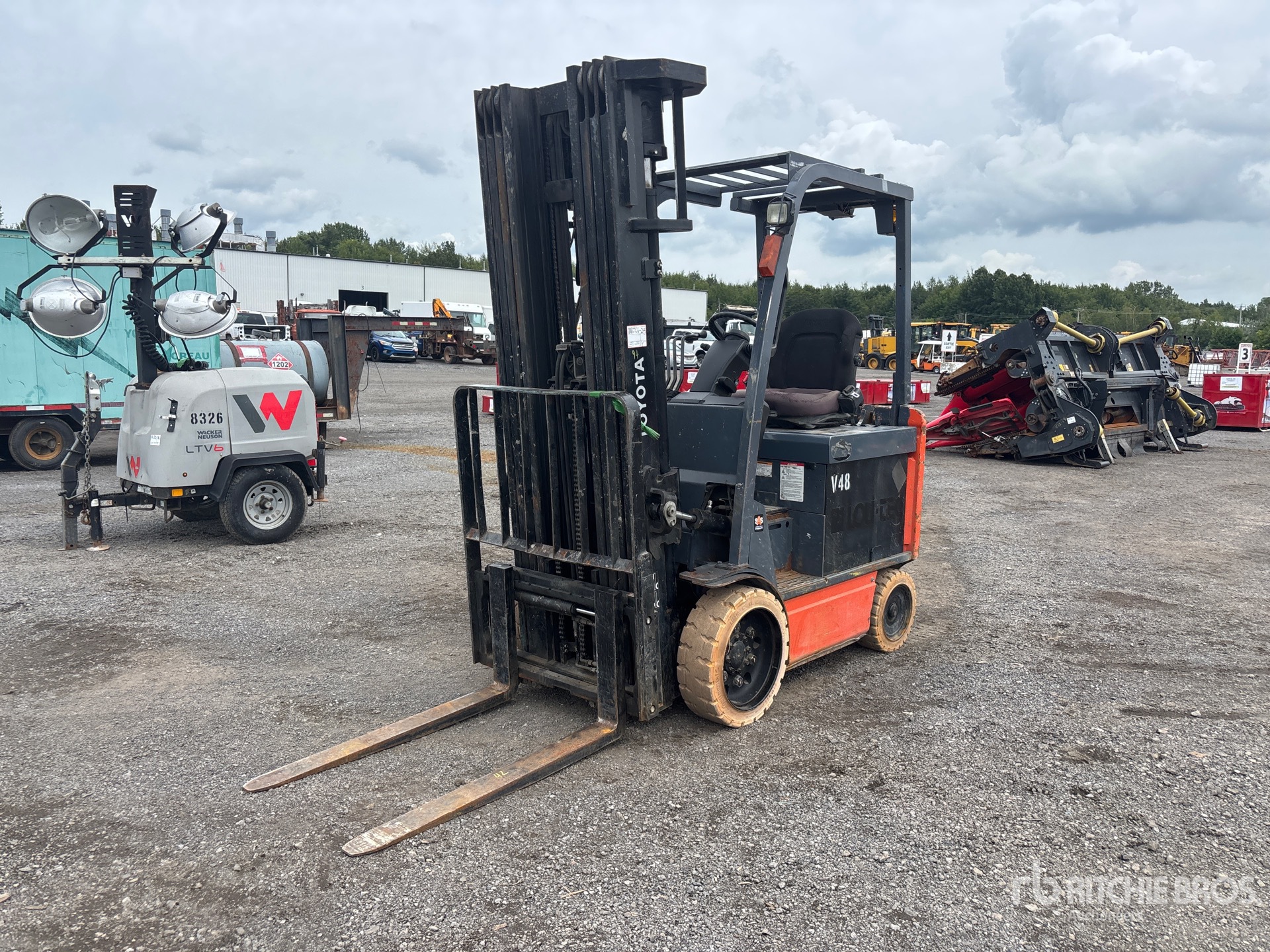 2016 Toyota 8FBCU25 2130 lb Forklift