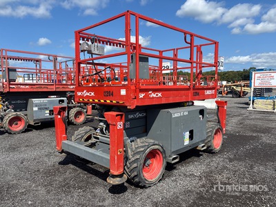 2018 Skyjack SJ6826 RT 4x4 Dual Fuel Scissor Lift