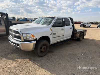 2013 Ram 3500 4x4 Crew Cab Camion à Plateau