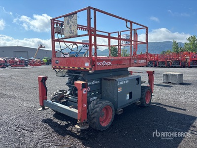 2017 Skyjack SJ6832 RT 4x4 Dual Fuel Scissor Lift