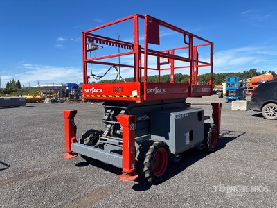 2018 Skyjack SJ6832 RT 4x4 Dual Fuel Scissor Lift