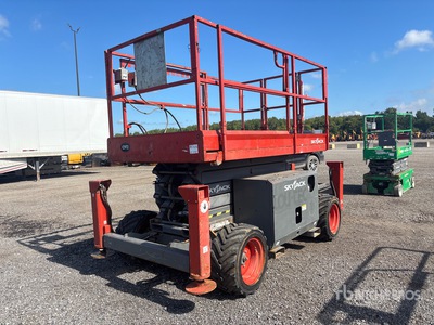 2015 Skyjack SJ6832 RT 4x4 Dual Fuel Scissor Lift
