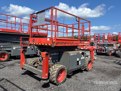 2018 Skyjack SJ6832 RT 4x4 Dual Fuel Scissor Lift