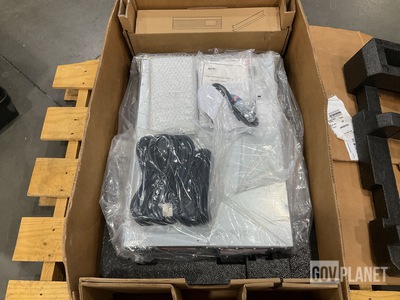 APC SU2200R3X167 Uninterruptible Power Supply