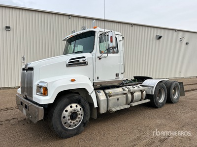2016 Western Star 4700 SF 6x4 Ciągnik siodłowy T/A z kabiną dzienną