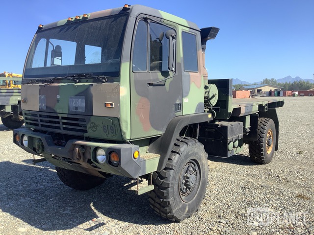2000 Stewart & Stevenson M1078A1 LMTV 4x4 Cargo Truck