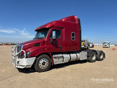 2015 Freightliner Cascadia 113 6x4 3- Achs Sattelzugmaschine mit Schlafkabine