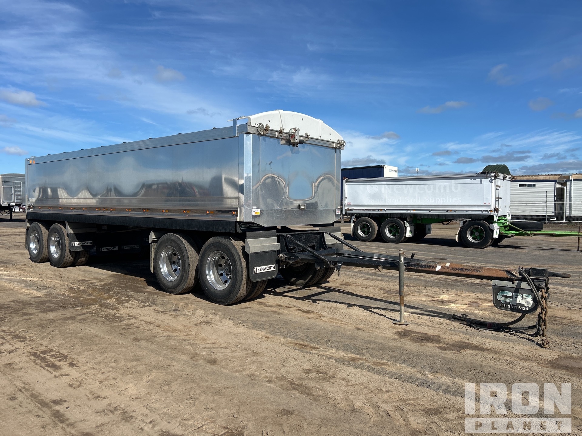 2025 CBB 8.3 m Quad Dog End Dump Trailer