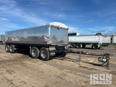 2025 CBB 8.3 m Quad Dog End Dump Trailer