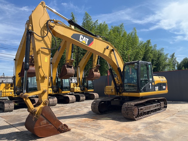2007 年 Cat 320 D Tracked Excavator
