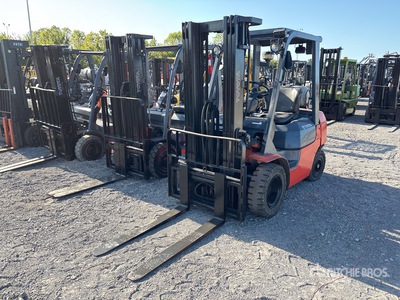 2003 Toyota 7FGU25 4500 lb Pneumatic Tire Forklift