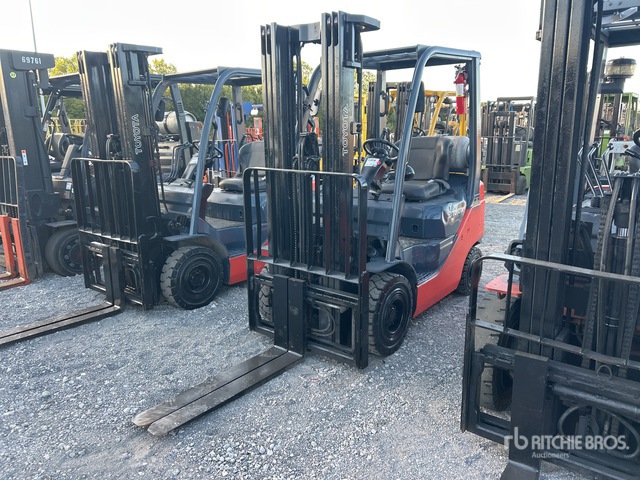 2016 Toyota 8FGU15 2500 lb Pneumatic Tire Forklift