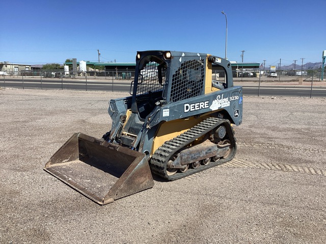2010 John Deere 323DT Compact Track Loader