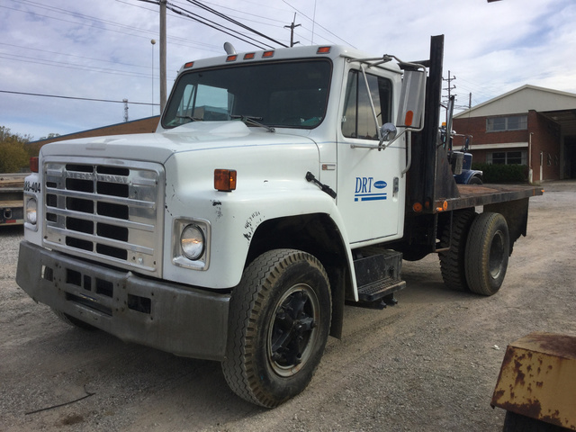 1980 International 1754 S/A Flatbed Truck