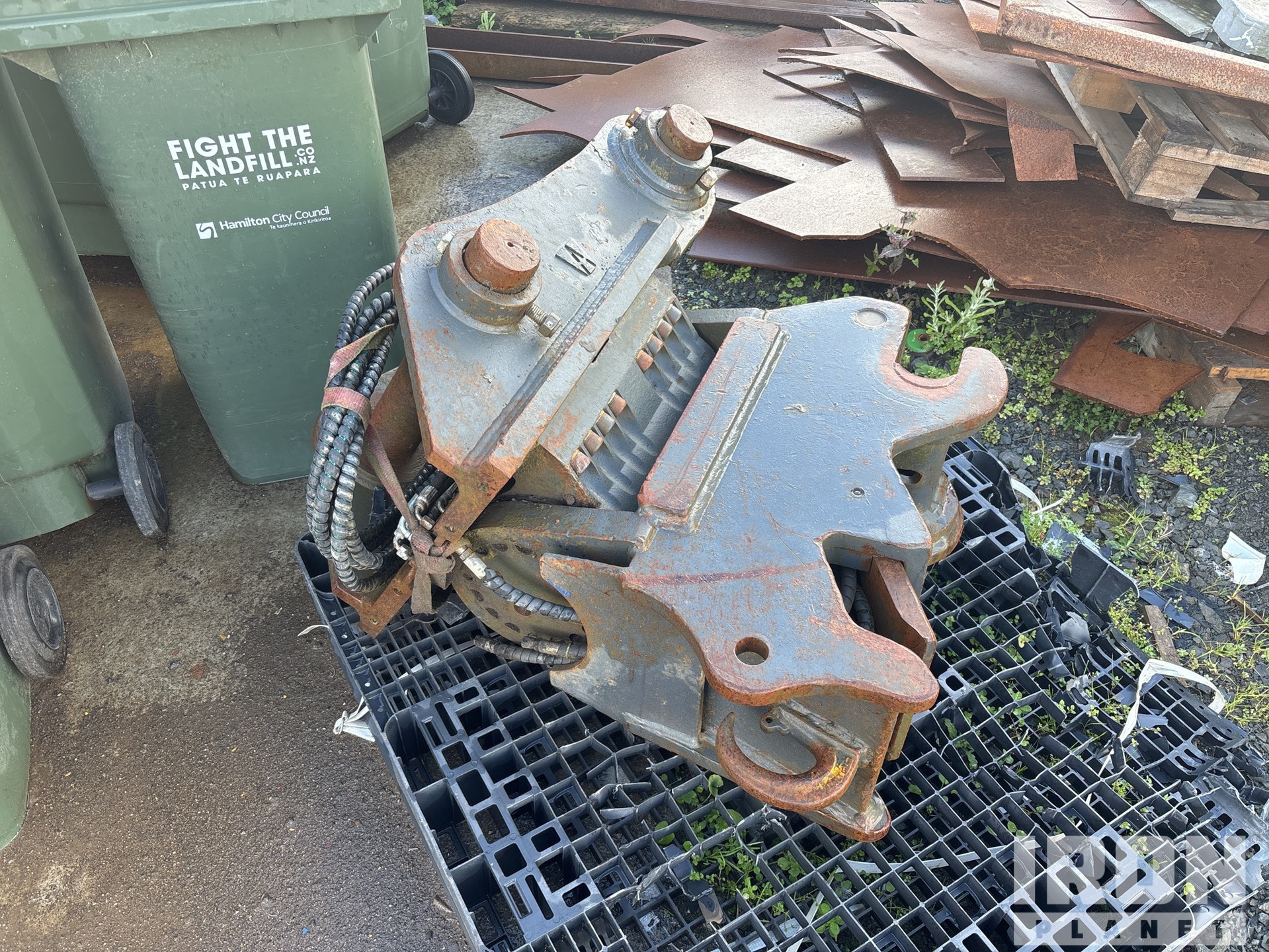 Wedgelock Tilting Excavator Coupler - Fits 20Ton
