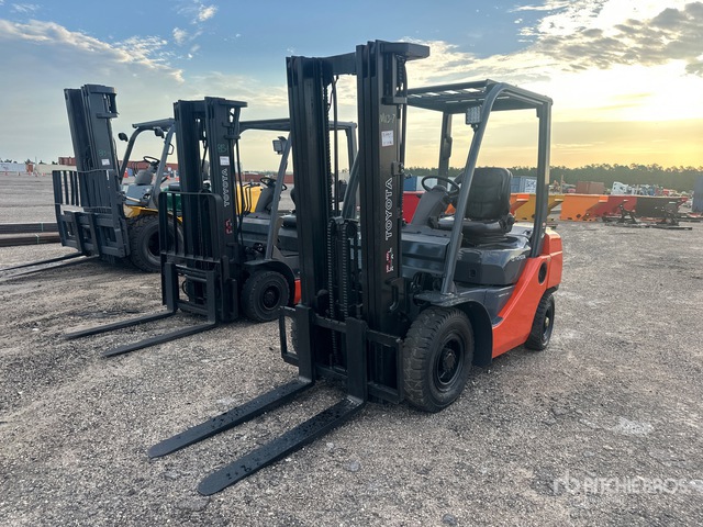 2019 Toyota 8FDU25 4850 lb Pneumatic Tire Forklift