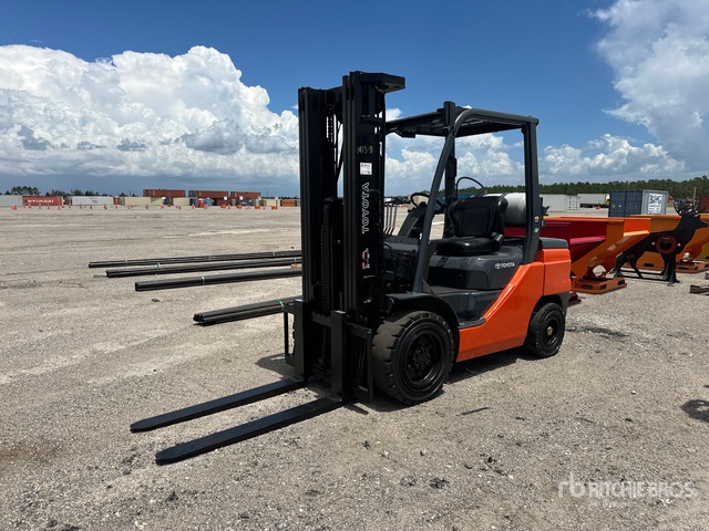 2021 Toyota 8FGU32 6500 lb Forklift