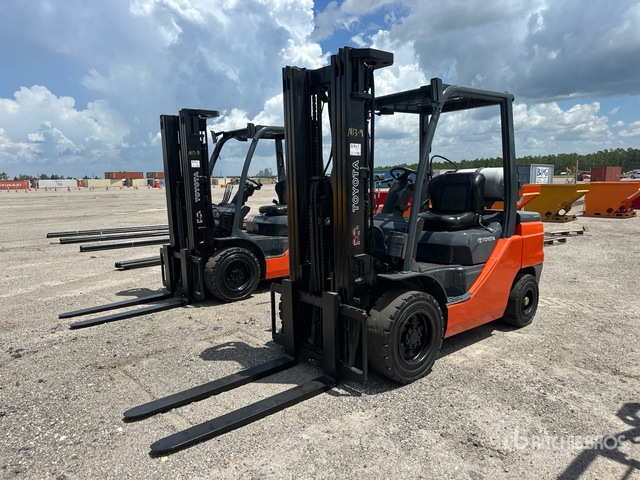 2021 Toyota 8FGU32 6500 lb Pneumatic Tire Forklift
