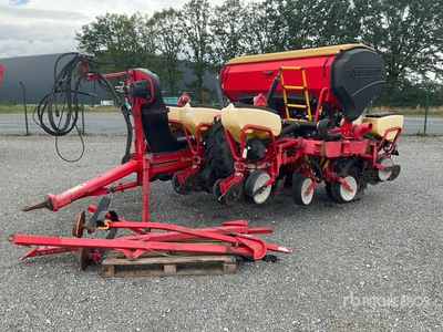 2014 Väderstad Tempo TPF8 6 m Drawbar Seed Drill