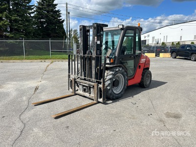 2017 Manitou MH 25-4T 4850 lb 4x4 Chariot élévateur tout terrain