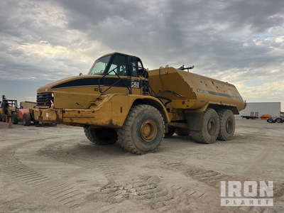 2005 Cat 740C 8000 gal 6x6 Articulated Water Truck