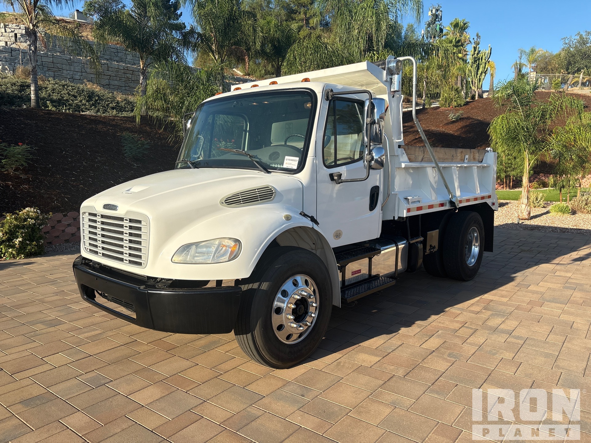 2015 Freightliner M2 4x2 S/A Dump Truck