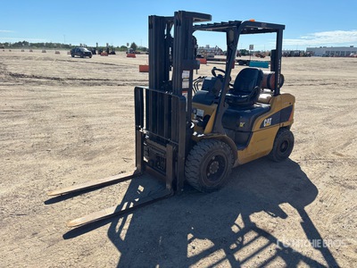 2014 Cat 2P6000-LP 6000 lb Pneumatic Tire Forklift