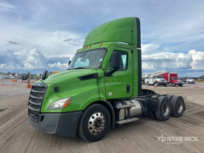 2022 Freightliner Cascadia 116 6x4 Ciągnik siodłowy T/A z kabiną dzienną