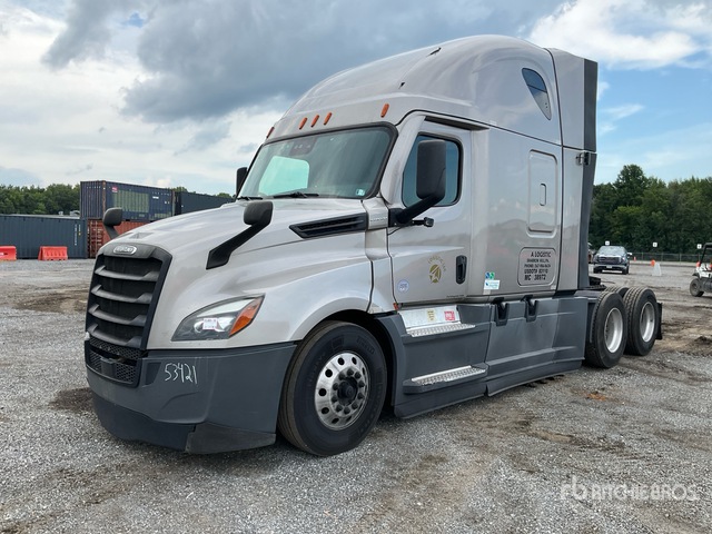 2022 Freightliner Cascadia 126 6x4 T/A Sleeper Truck Tractor