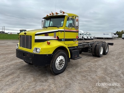 2003 Peterbilt 330 6x4 Cabine et châssis