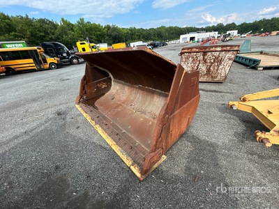 136 in General Purpose Wheel Loader Bucket - Fits Cat 950G