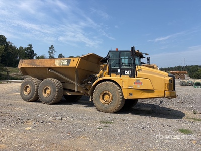 2018 Cat 745 Camion à benne articulé
